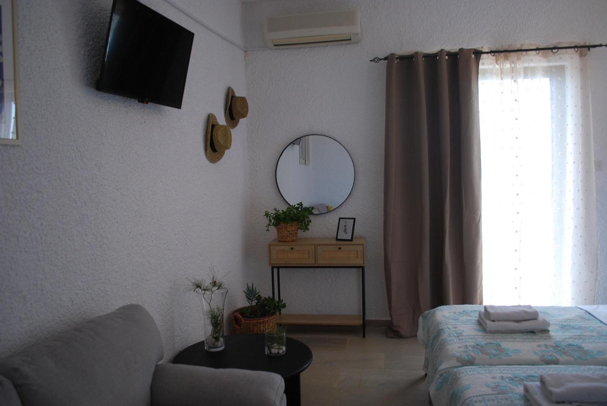 Sunset Rooms Agia Marina  Extérieur photo
