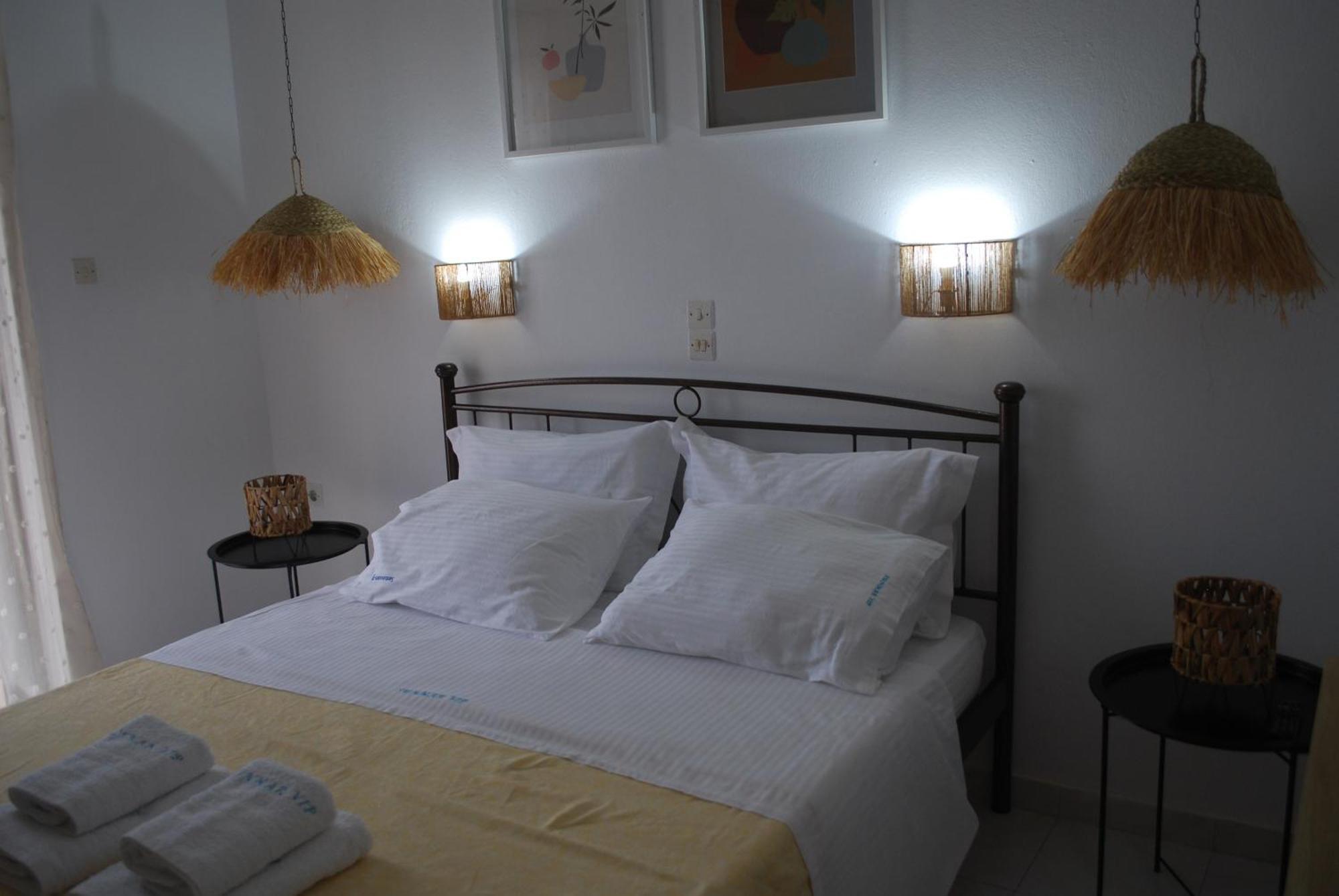Sunset Rooms Agia Marina  Extérieur photo