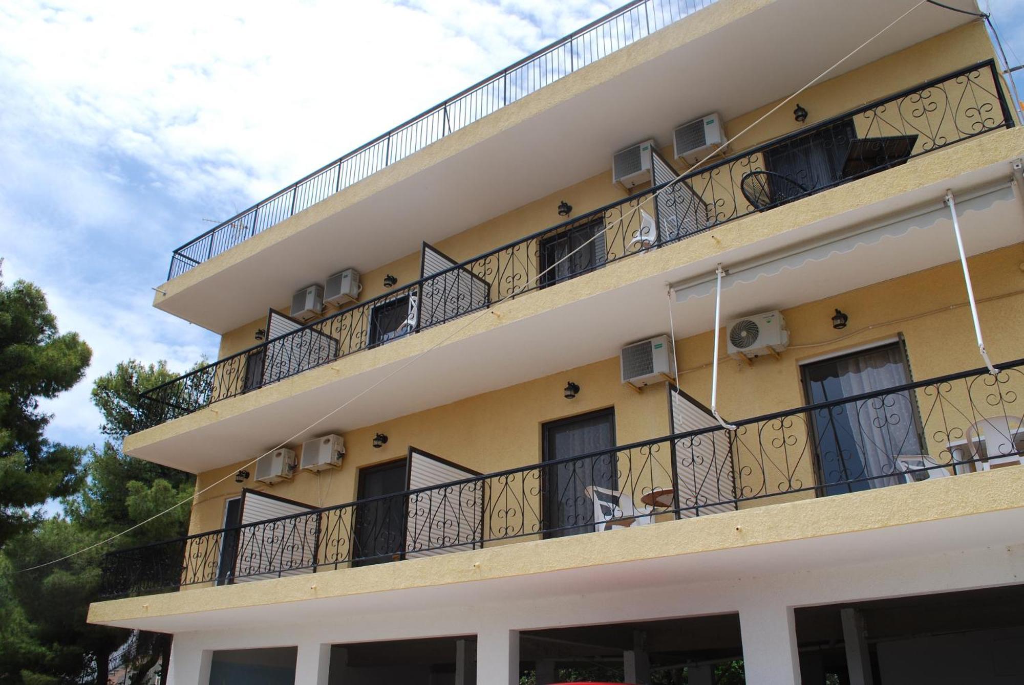 Sunset Rooms Agia Marina  Extérieur photo