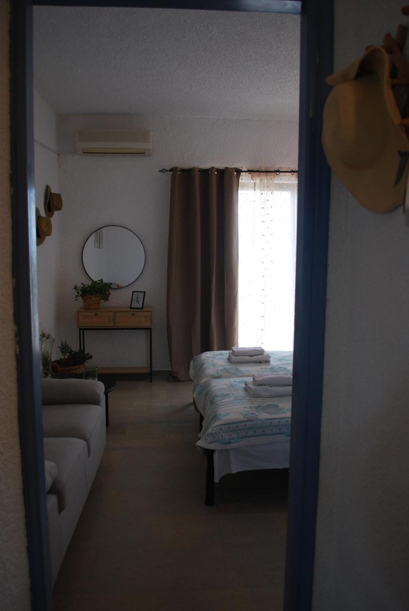 Sunset Rooms Agia Marina  Extérieur photo