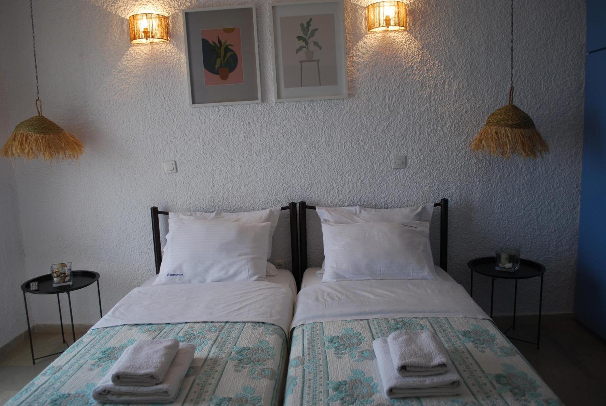 Sunset Rooms Agia Marina  Extérieur photo