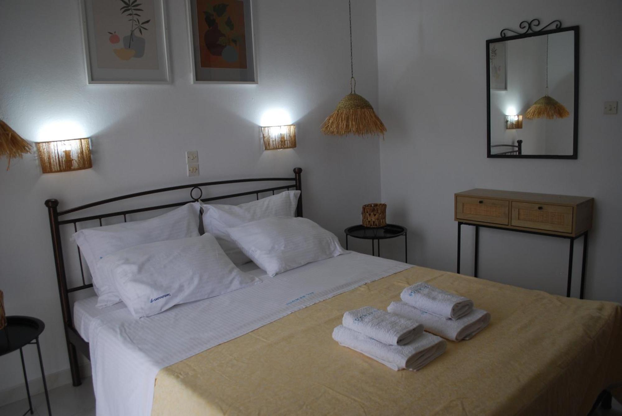 Sunset Rooms Agia Marina  Extérieur photo