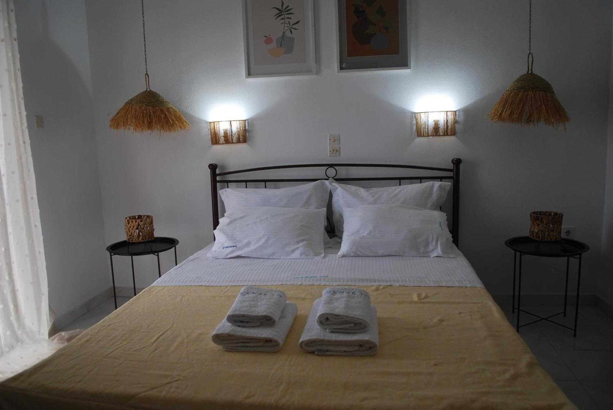 Sunset Rooms Agia Marina  Extérieur photo