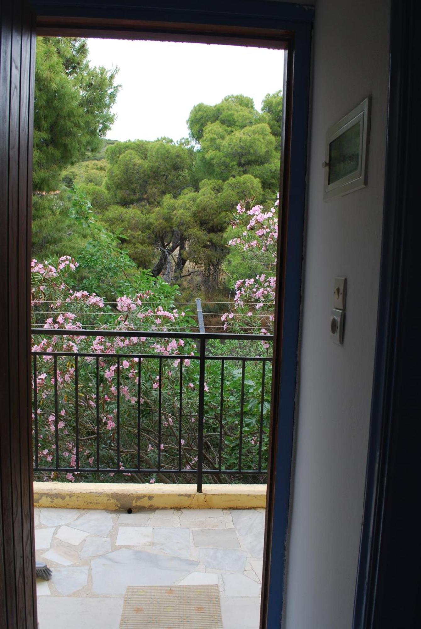 Sunset Rooms Agia Marina  Extérieur photo
