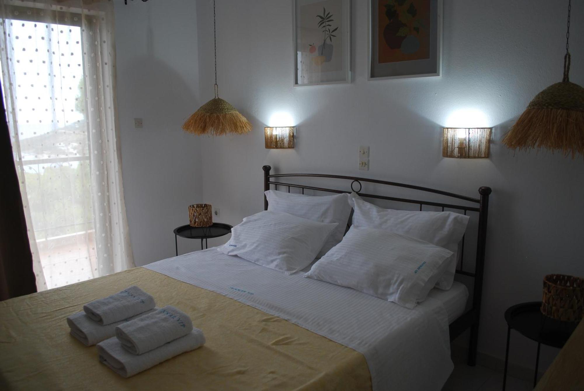 Sunset Rooms Agia Marina  Extérieur photo